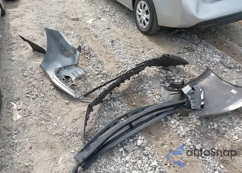 2021 Toyota Camry Le z USA, uszkodzony, nr VIN 4T1C11AK9MU599703